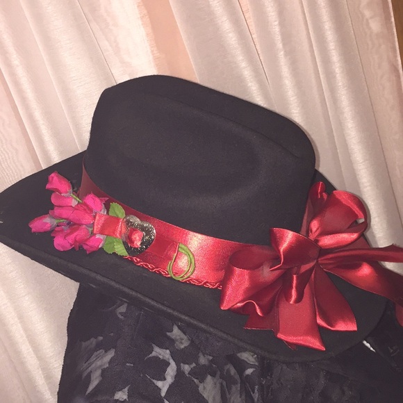 Nancy Hughes Valentines Cowgirl Hat - Picture 3 of 13